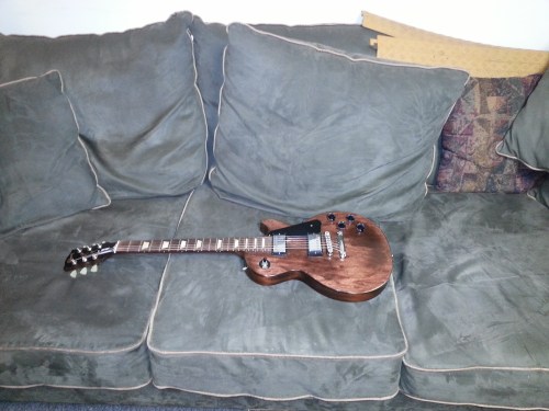 While everyone is setting up, Ian's guitar grabs a quick siesta